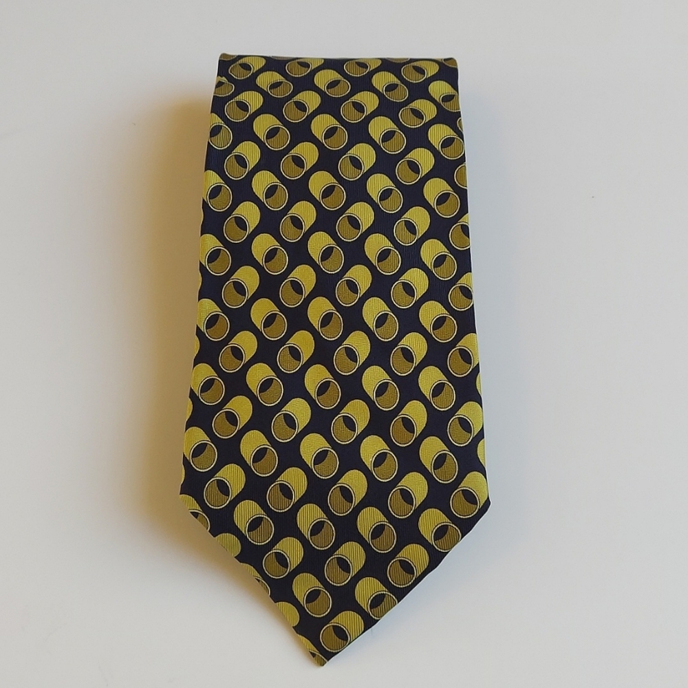 Gucci Mens Tie Beautiful Gold And Black Print Made In Italy